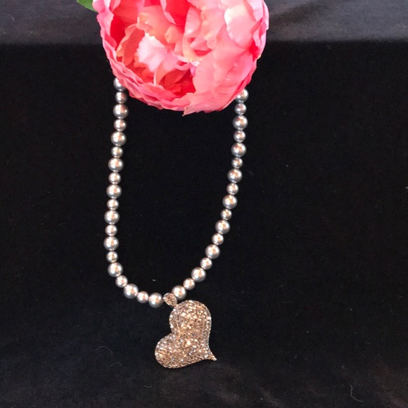 Handcrafted Jewelry - 🎉🎉Host Pick🎉🎉Rhinestone Heart Faux Gray Pearls